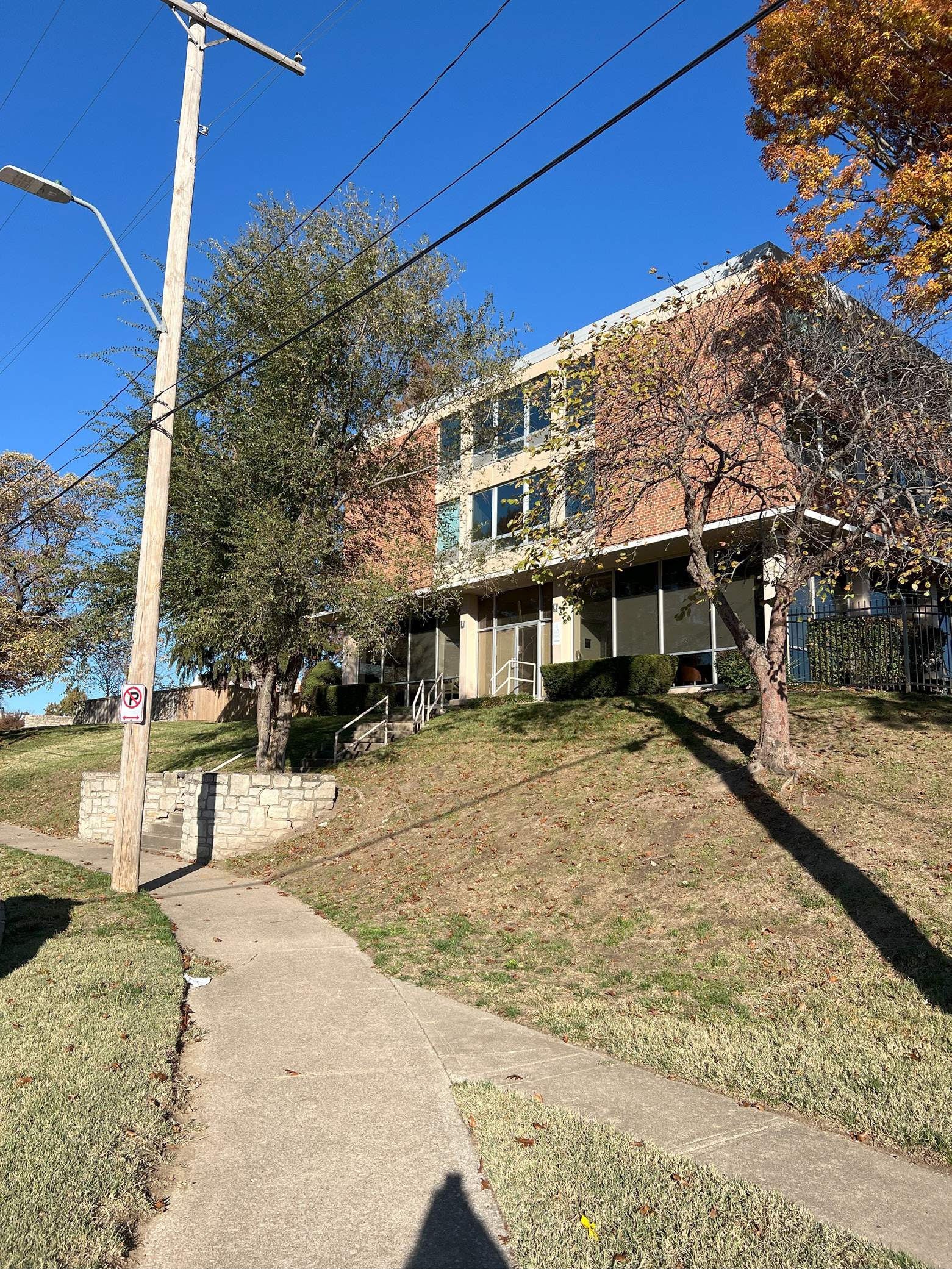 View along Garfield Ave
